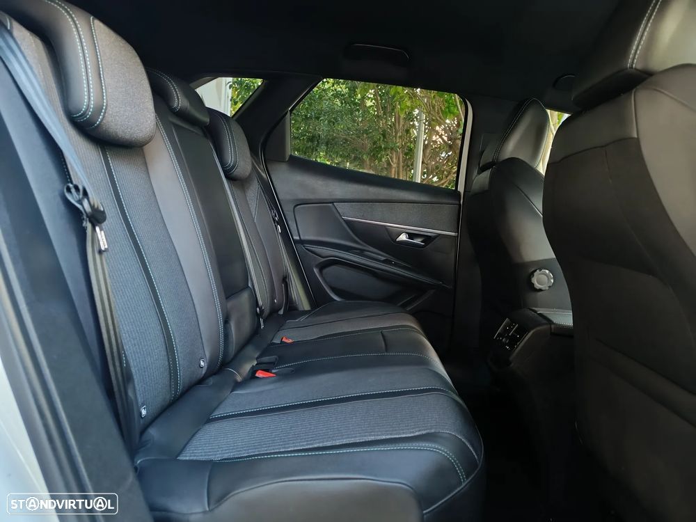Peugeot 3008 1.6 Hybrid Allure Pack e-EAT8 - 28