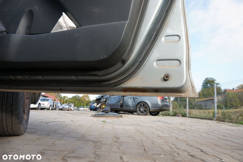 DRZWI PRZEDNIE PRAWE YARIS II 5D HB 1F8  SZARY TOYOTA 2005-2009 - 7