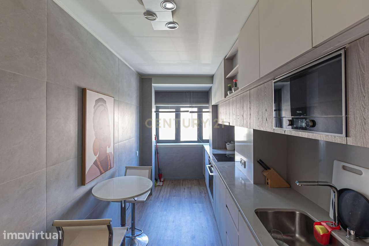 Apartamento T1 de Luxo para Arrendamento – Rua das Algas, a Segundos d - Grande imagem: 4/30