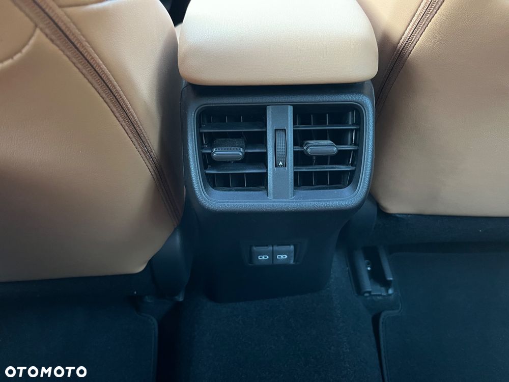 Lexus UX - 32