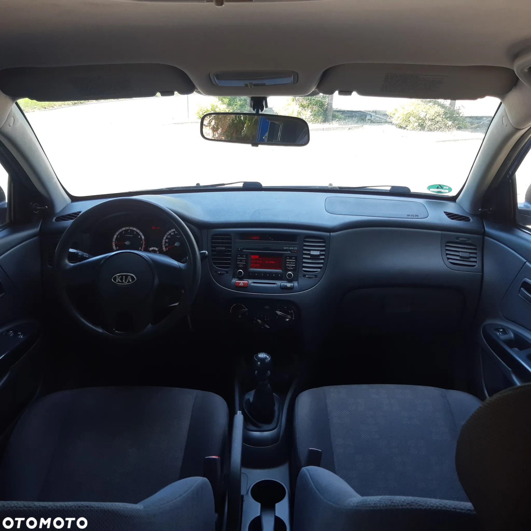 Kia Rio 1.2 Attract - 14