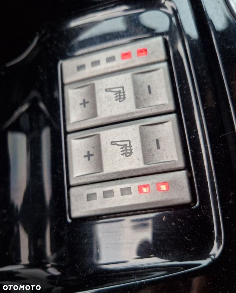 Ford S-Max 2.0 TDCi DPF Titanium - 22