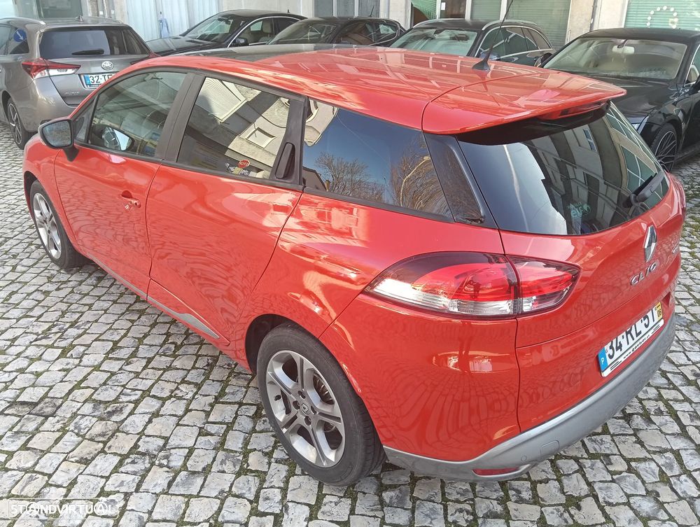 Renault Clio Sport Tourer 1.5 dCi GT Line - 31