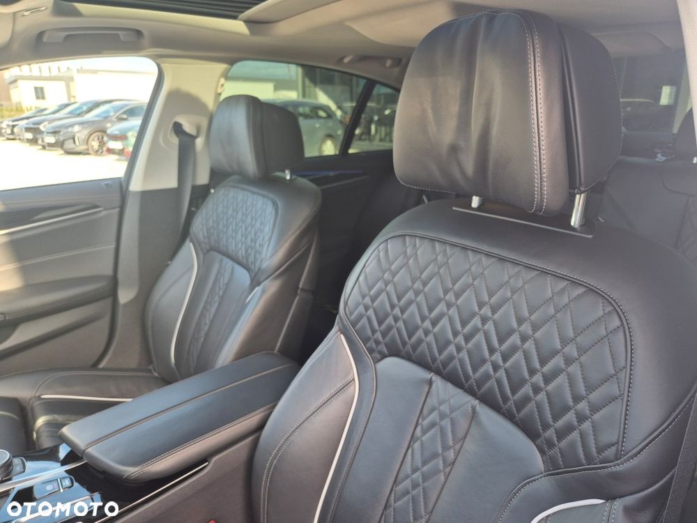 BMW Seria 5 530d mHEV Luxury Line - 25