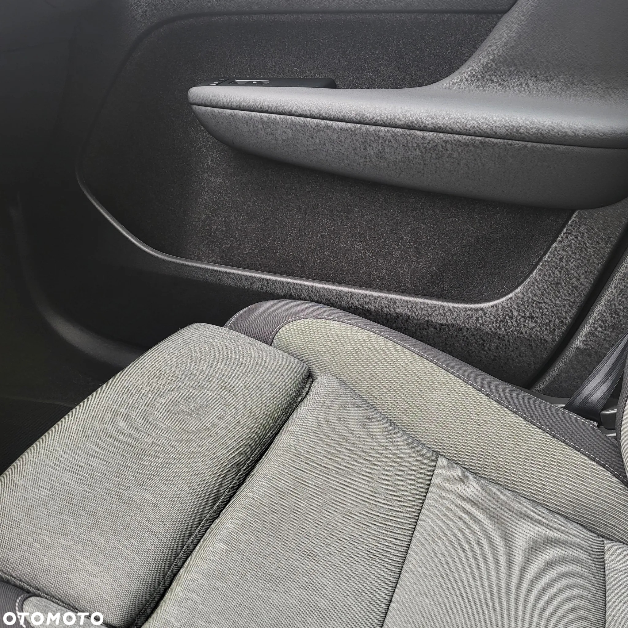 Volvo XC 40 B3 Plus Dark - 9