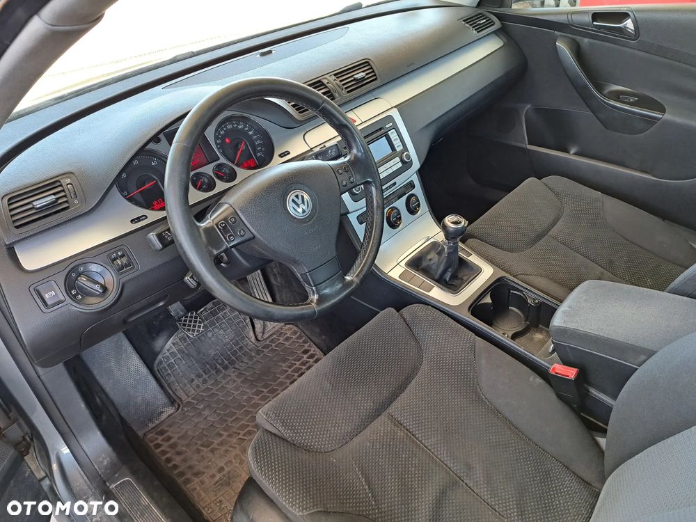 Volkswagen Passat - 14