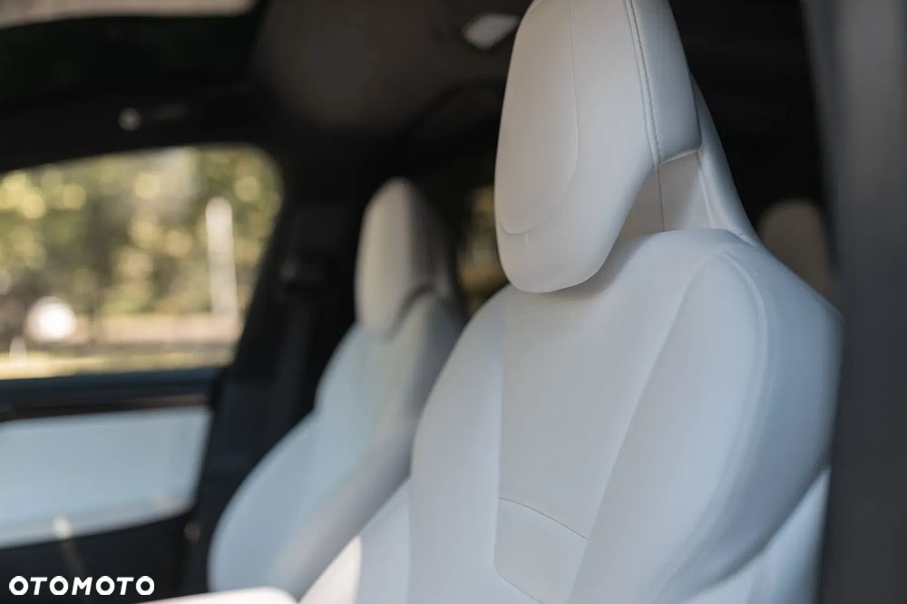 Tesla Model X 75 D - 16
