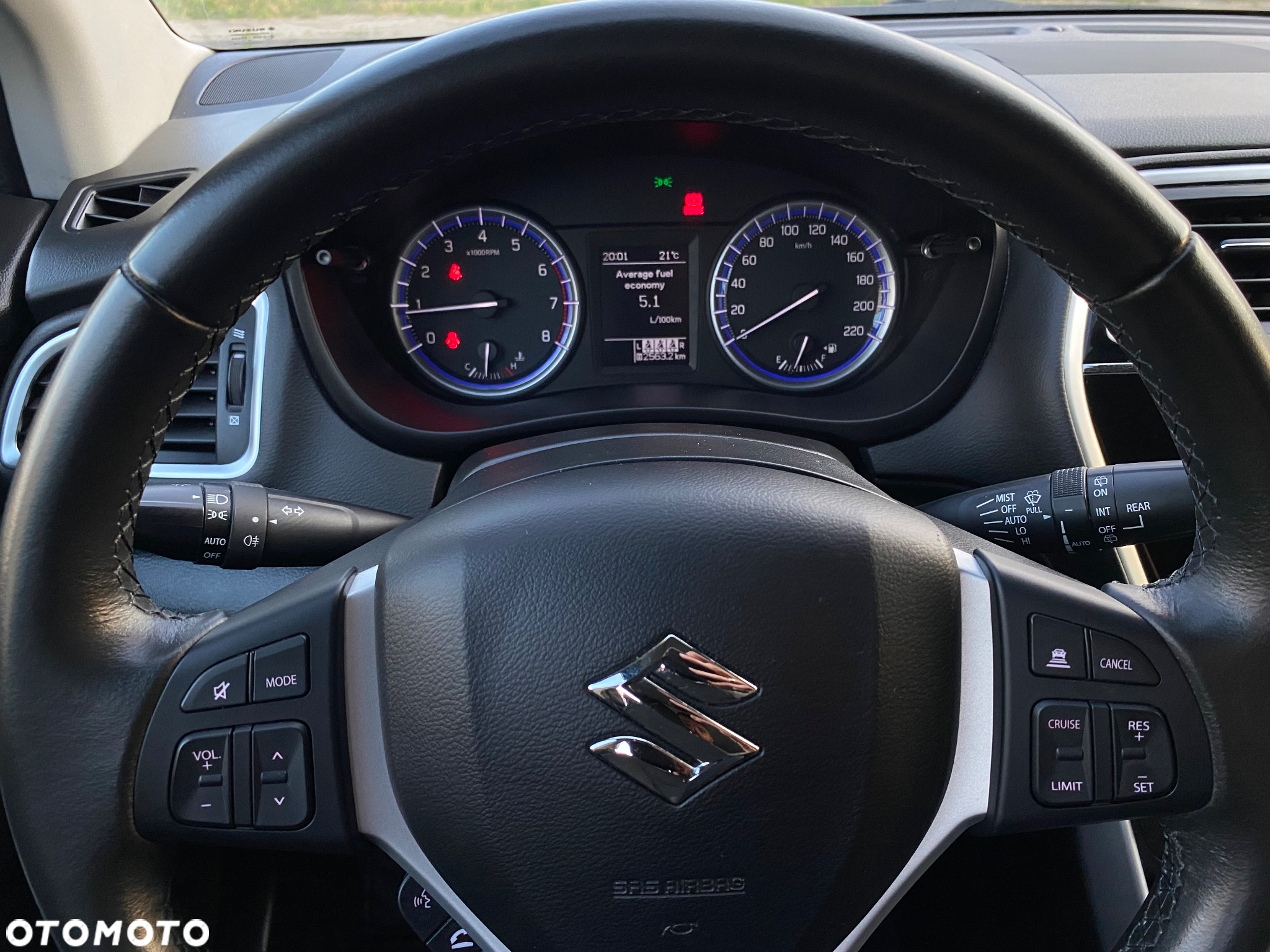 Suzuki SX4 S-Cross 1.4 T Premium - 33