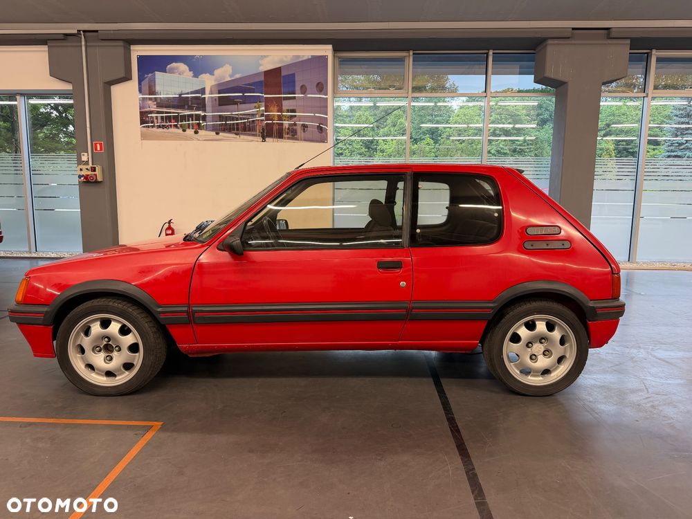 Peugeot 205 - 1