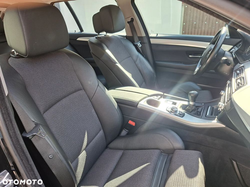 BMW Seria 5 528i - 14