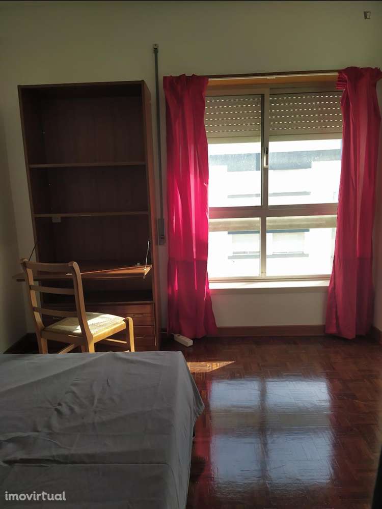 Quarto - localizado em Norton de Matos Coimbra - Grande imagem: 3/6