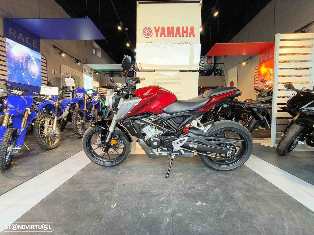 Honda CB 125R - 7
