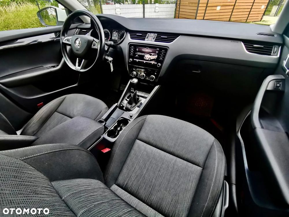 Skoda Octavia 2.0 TDI Style DSG - 10