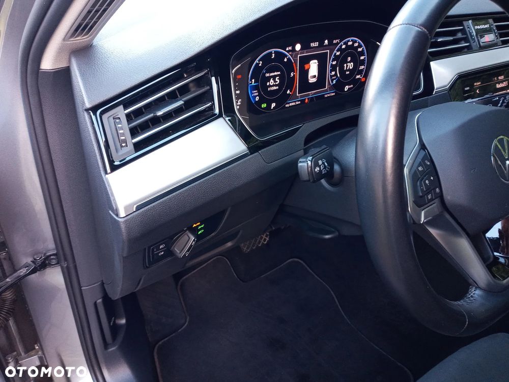 Volkswagen Passat 2.0 TDI SCR Style DSG - 20
