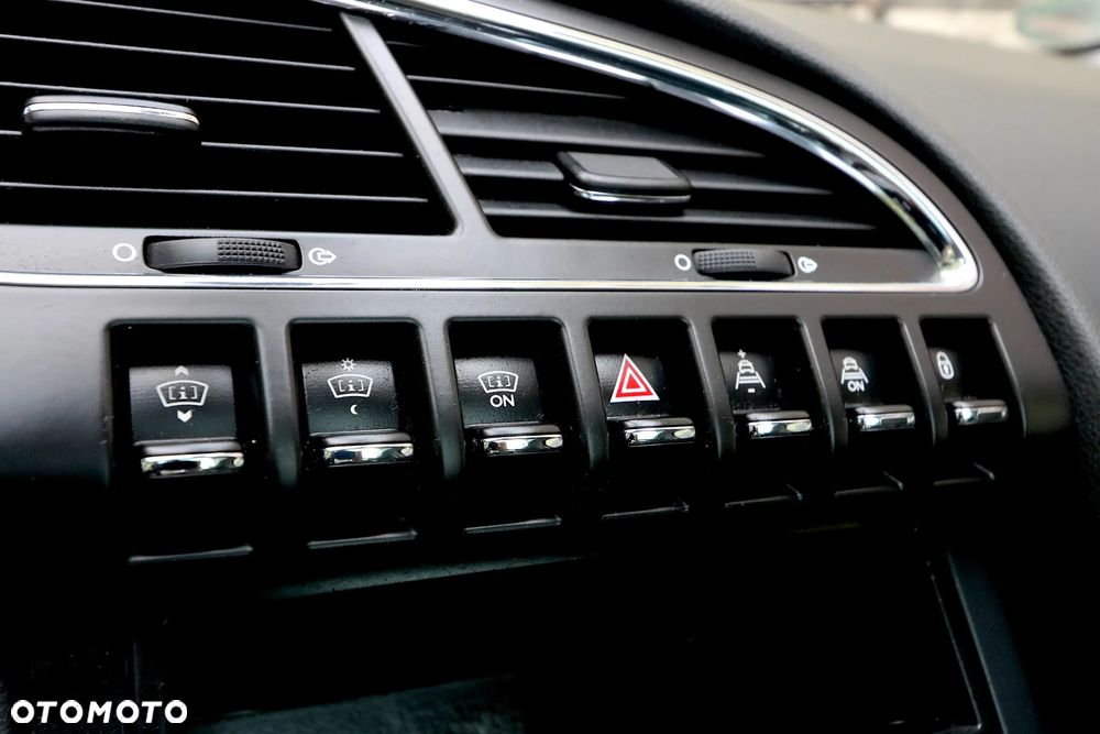 Peugeot 3008 2.0 HDi Premium+ - 38