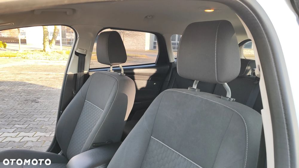 Ford Focus 1.6 Ambiente - 22