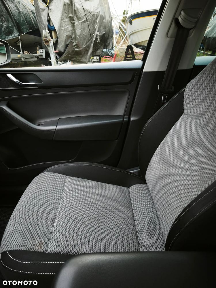 Skoda RAPID 1.6 TDI Elegance - 8