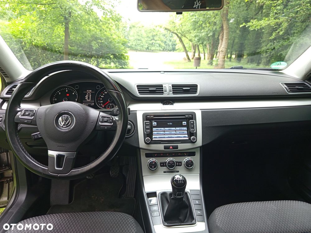 Volkswagen Passat - 8