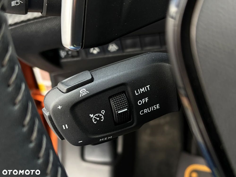 Peugeot 2008 1.2 PureTech Allure Pack S&S EAT8 - 26