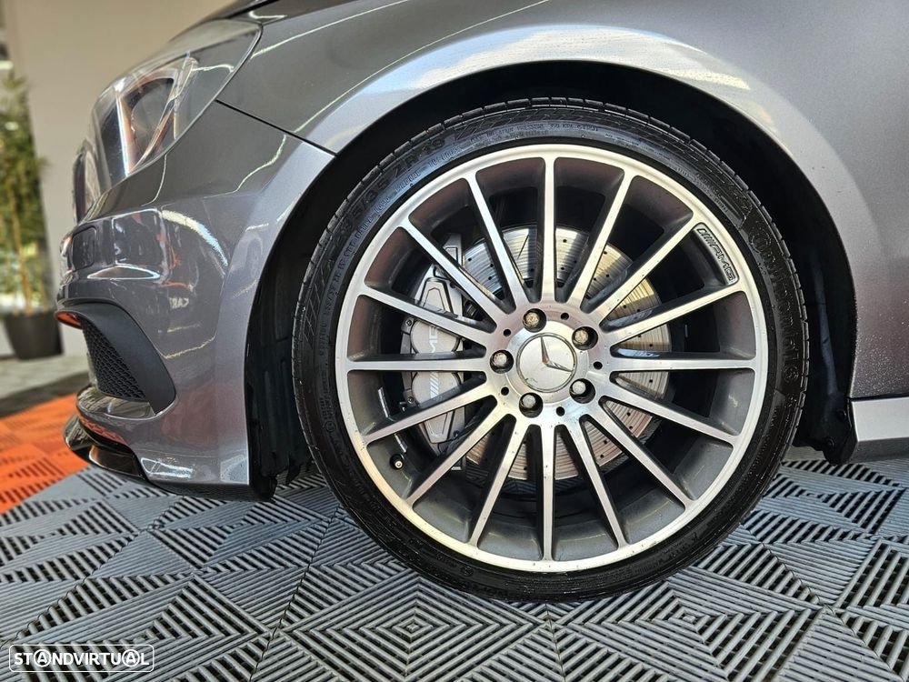 Mercedes-Benz A 45 AMG 4-Matic - 10