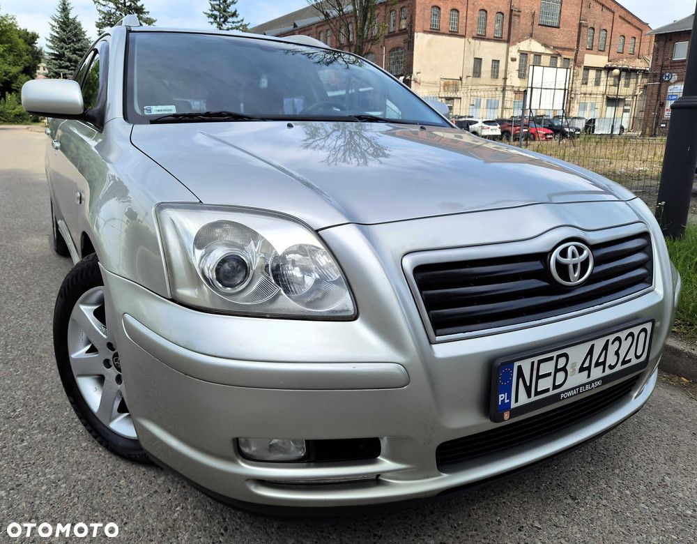 Toyota Avensis - 2
