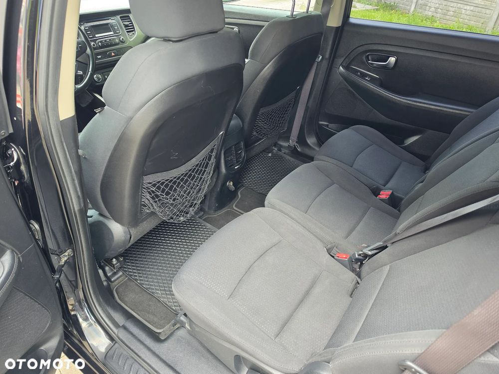 Kia Carens 1.6 GDI Attract - 33