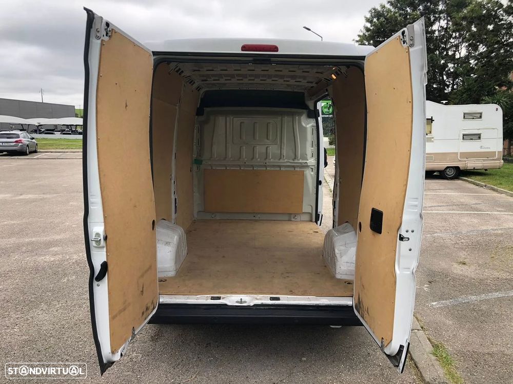 Peugeot Boxer 2.2 BlueHDi L2H2 Premium 140cv IVA / GARANTIA MARCA - 9