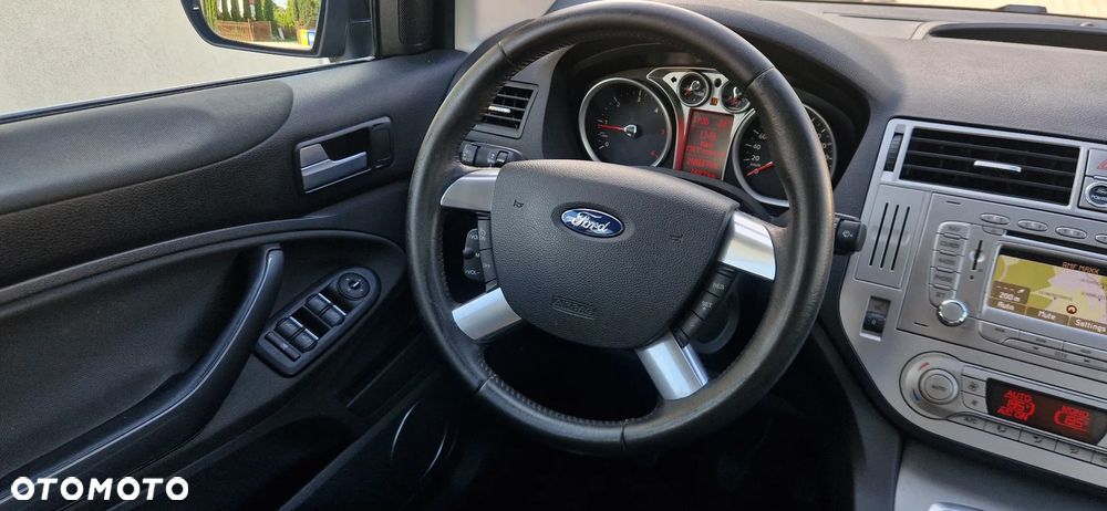 Ford Kuga 2.0 TDCi 4x4 Titanium - 33