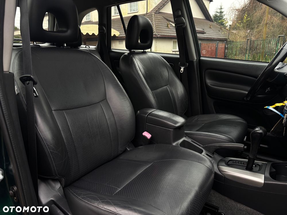 Toyota RAV4 2.0 VVT-i 4x4 - 24