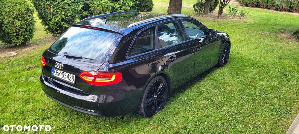 Audi A4 Limousine - 11
