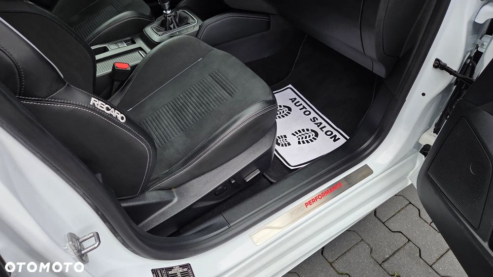Ford Focus - 11