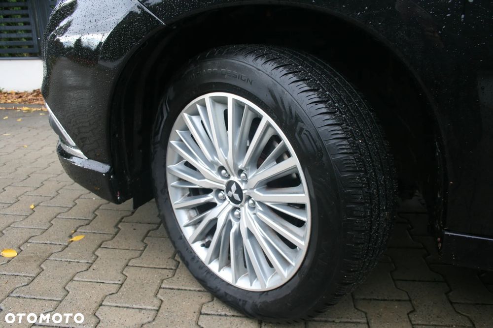 Mitsubishi Outlander - 9