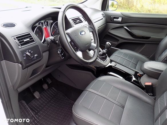 Ford Kuga 2.0 TDCi 4x4 Titanium - 24