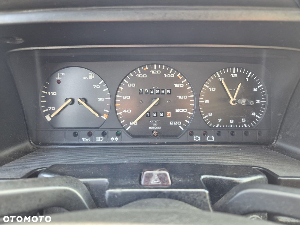 Volkswagen Passat 1.8 CL - 10