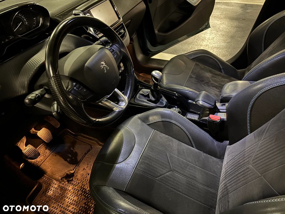 Peugeot 2008 1.2 Pure Tech GPF Crossway S&S - 26