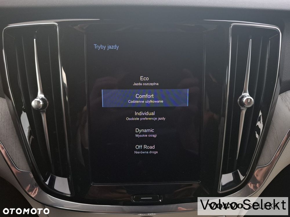 Volvo V60 Cross Country - 25