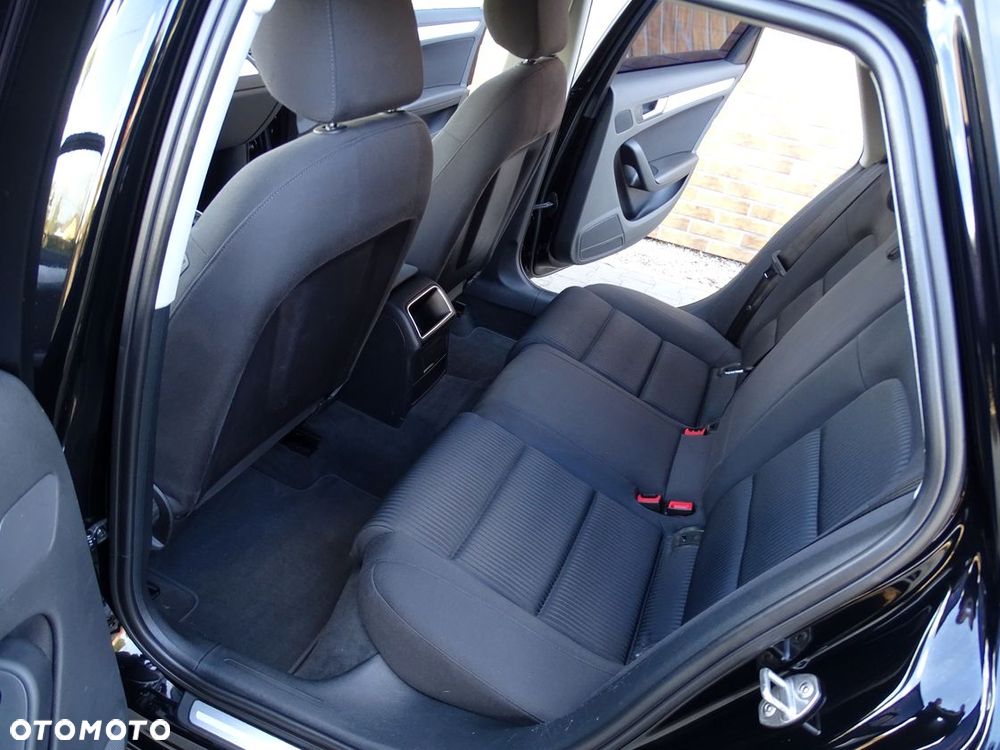 Audi A4 Avant 2.0 TDI S tronic quattro - 24