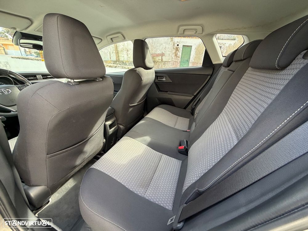 Toyota Auris 1.8 HSD Comfort +P.Techno+P.Sport - 10