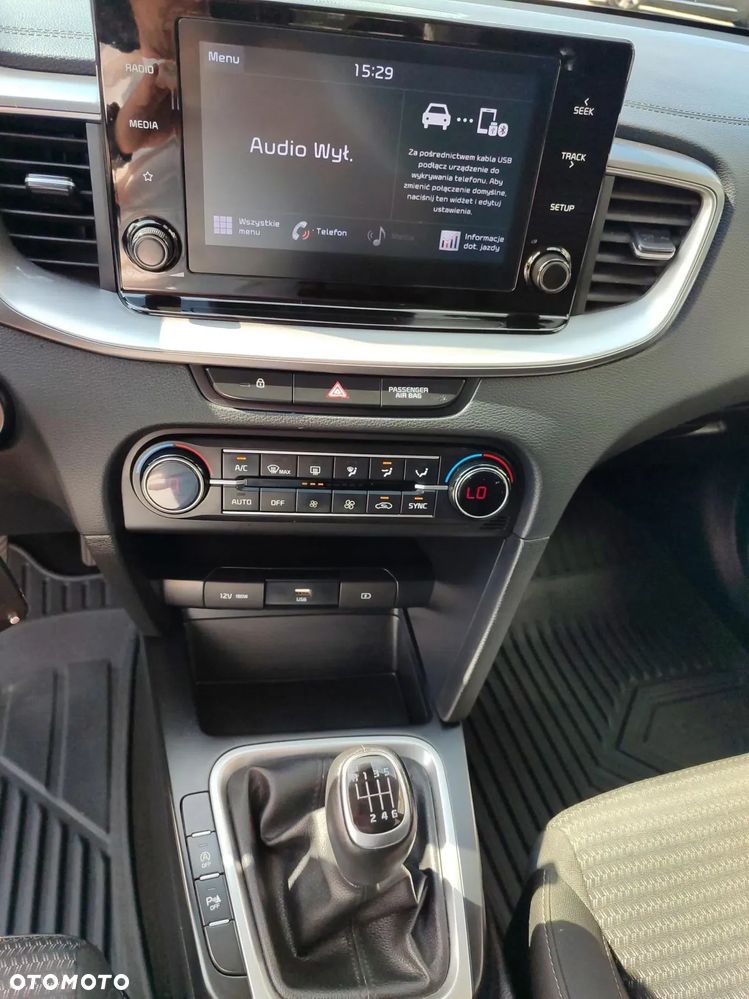 Kia XCeed 1.5 T-GDI M - 12