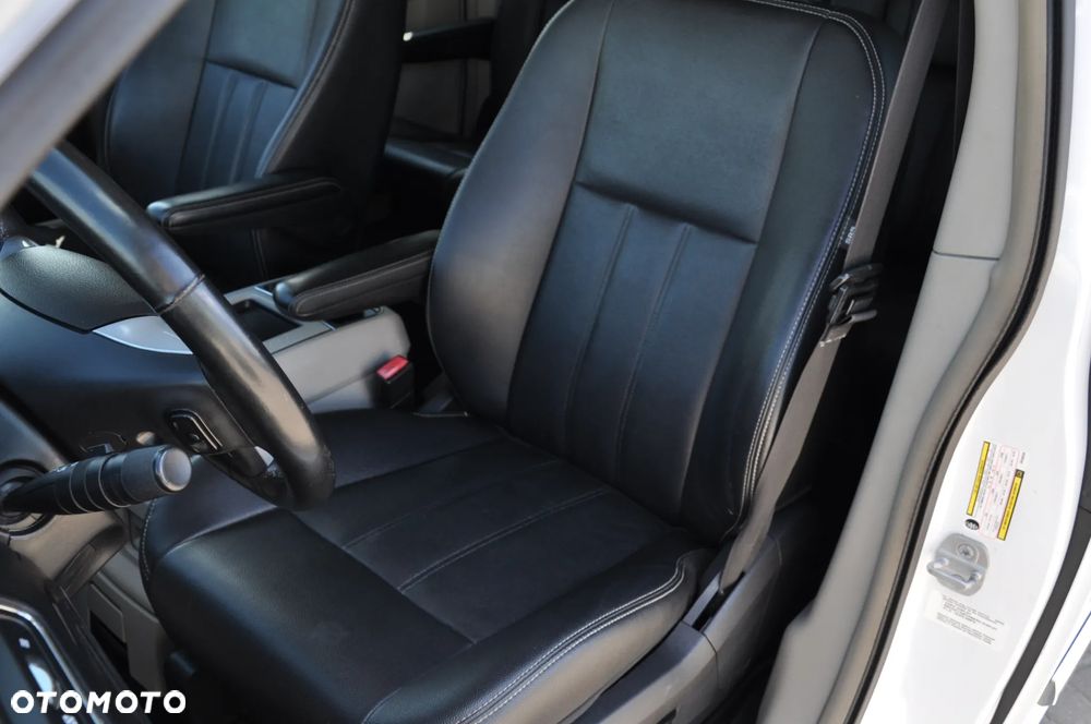 Chrysler Town & Country 3.6 Touring - 26
