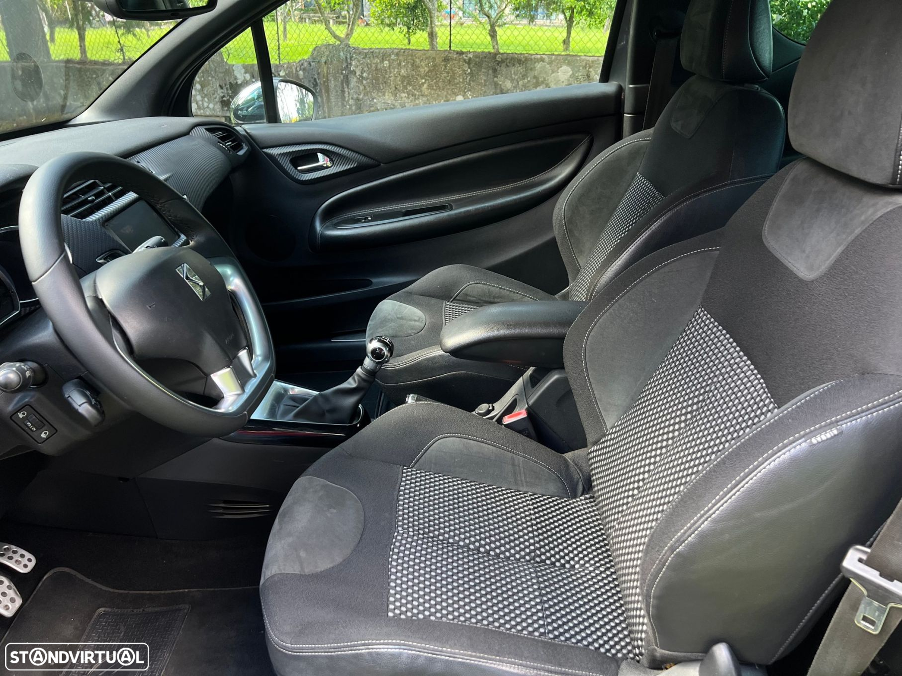 Citroën DS3 1.6 e-HDi So Chic - 27