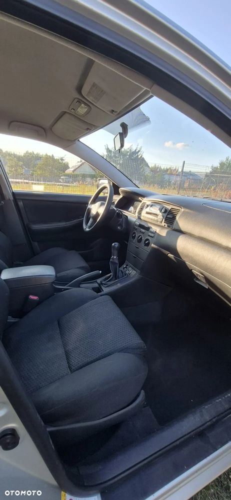 Toyota Corolla 1.4 D-4D Dynamic - 11