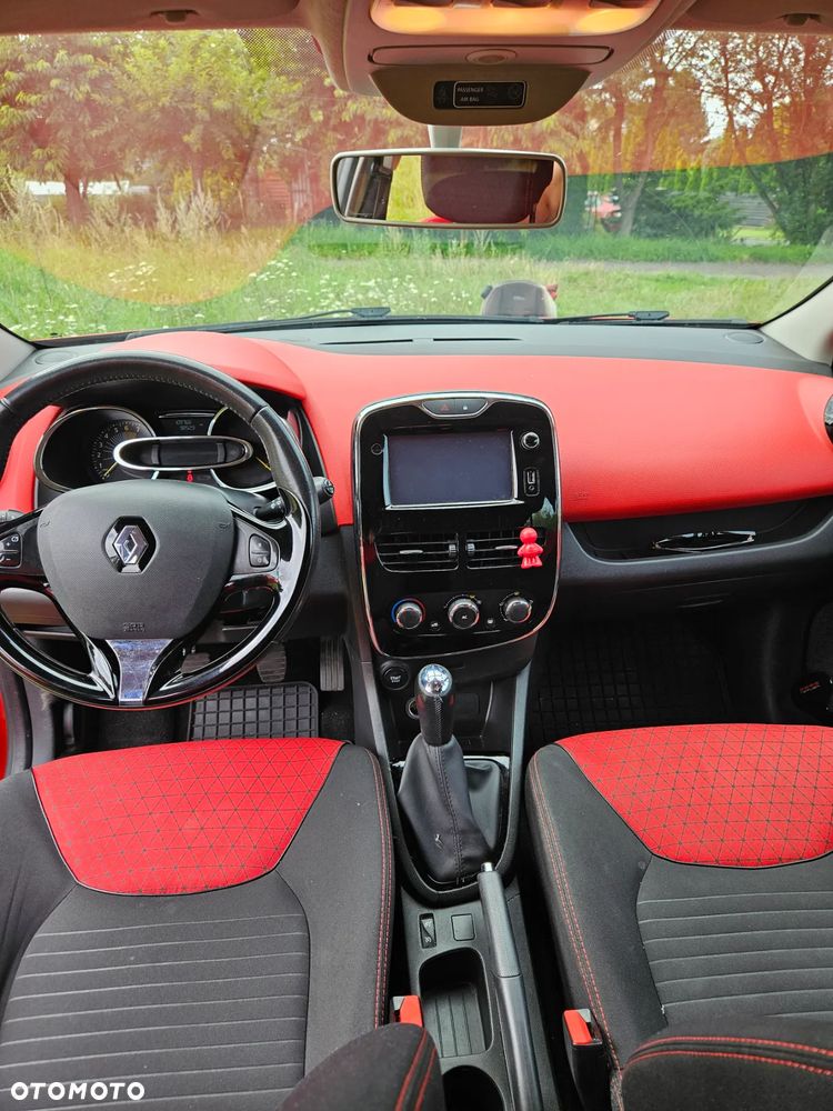 Renault Clio 1.2 16V 75 LIMITED - 11