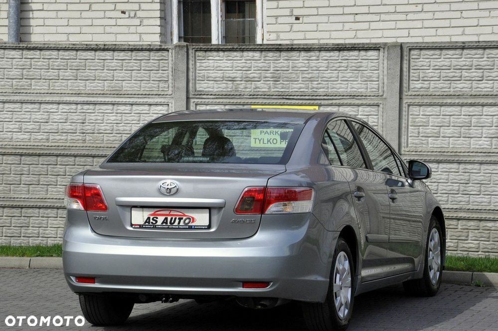 Toyota Avensis 1.8 Active - 4