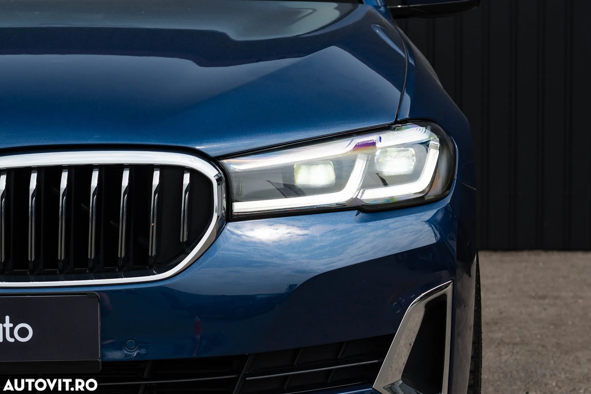BMW Seria 5 530e Aut. Luxury Line - 10