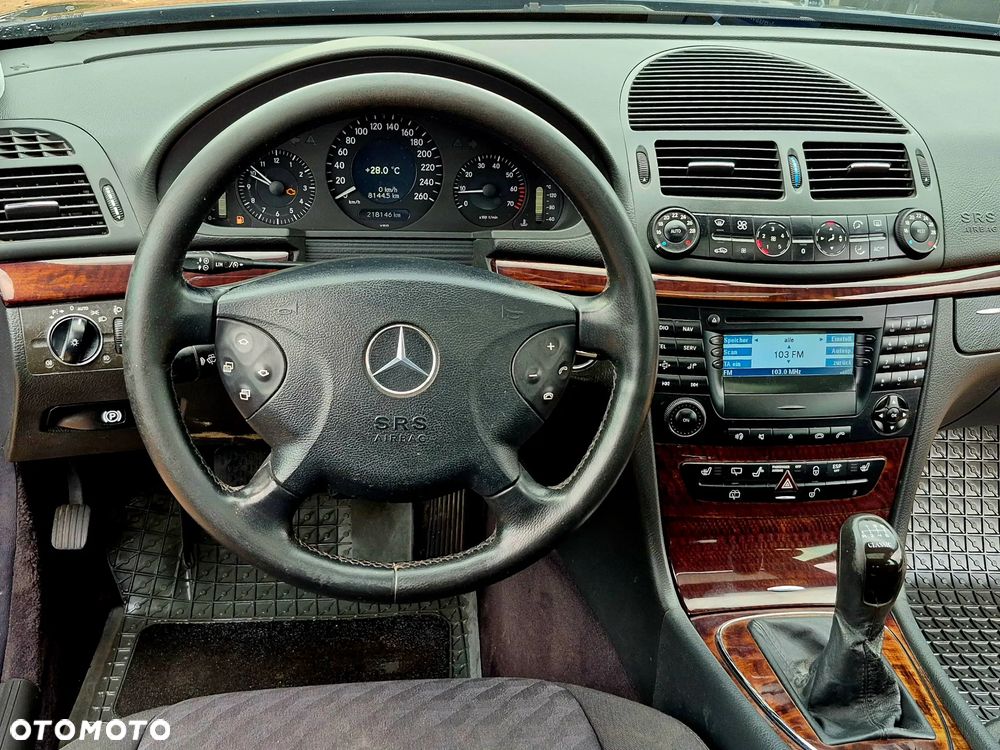 Mercedes-Benz Klasa E 200 Kompressor Classic - 16