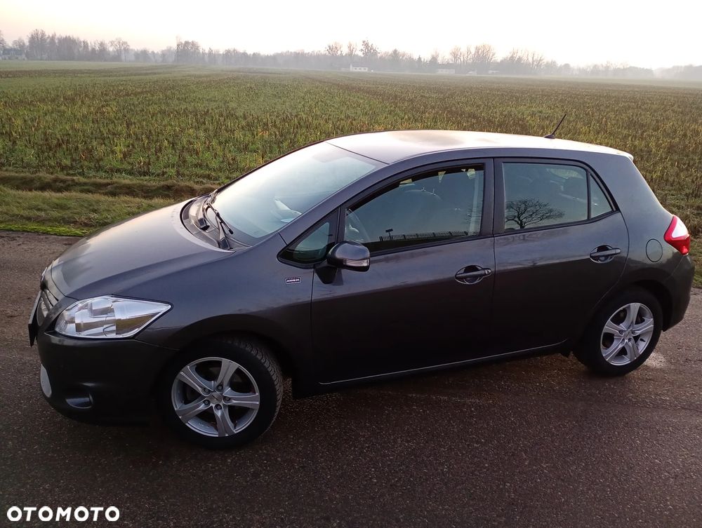 Toyota Auris 1.6 Premium Comfort MS - 24