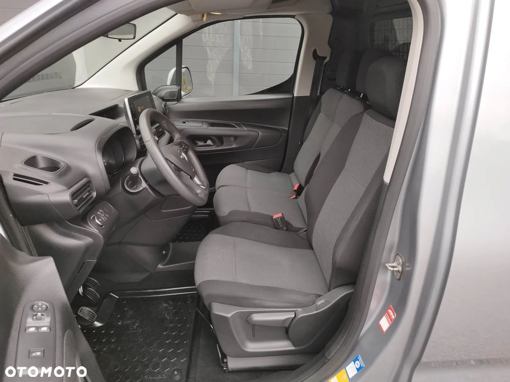 Opel COMBO MAXI 3 OSOBY - 18