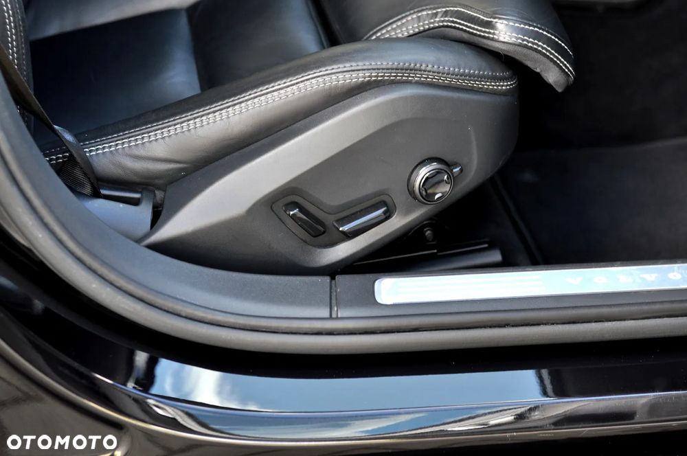 Volvo V90 D4 Momentum Pro - 21