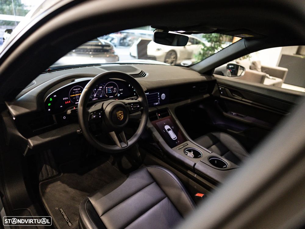 Porsche Taycan Sport Turismo bateria Performance Plus - 19